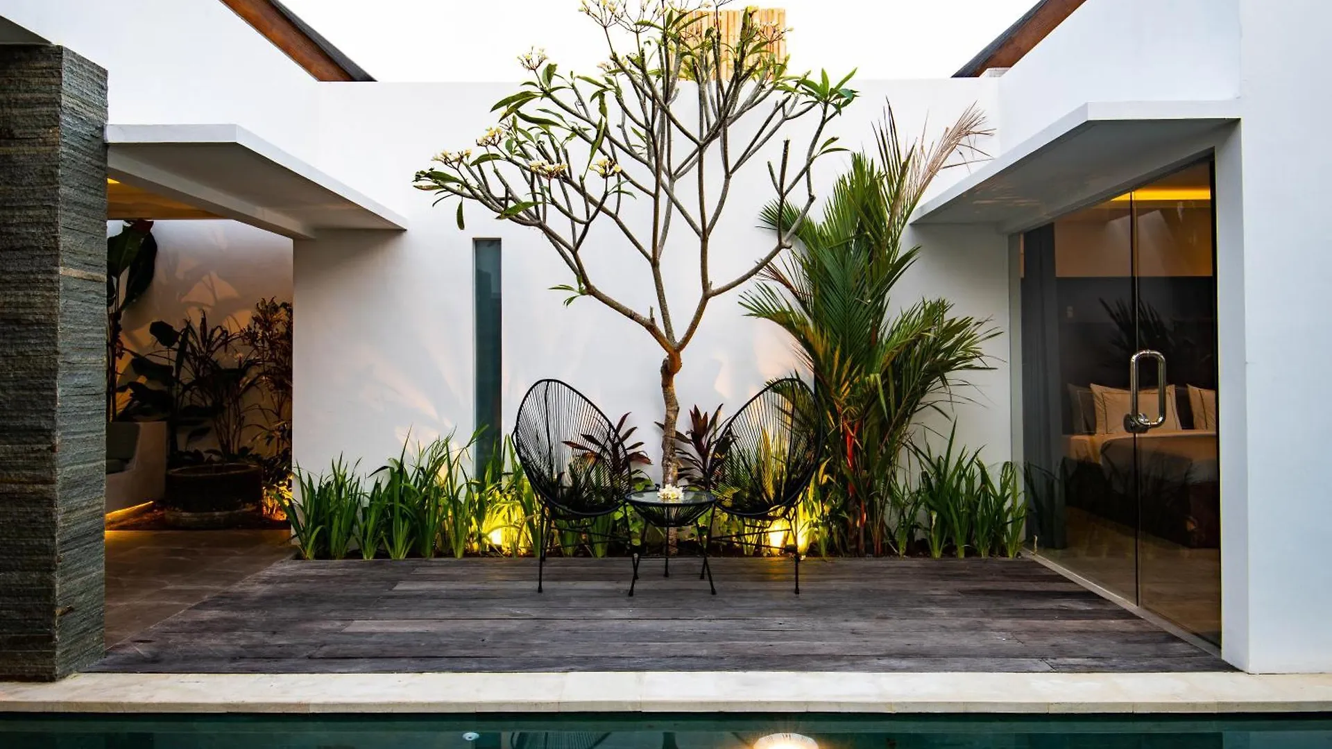 Villa Yolanda - Seminyak Beach Индонезия