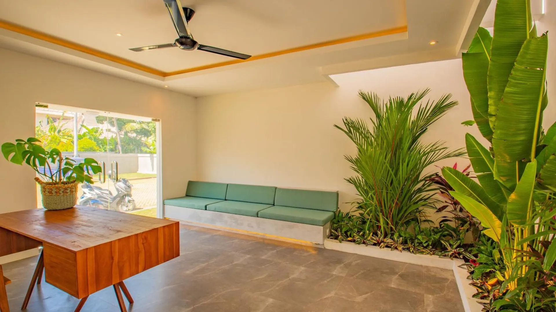 Villa Yolanda - Seminyak Beach 0*, Семиньяк