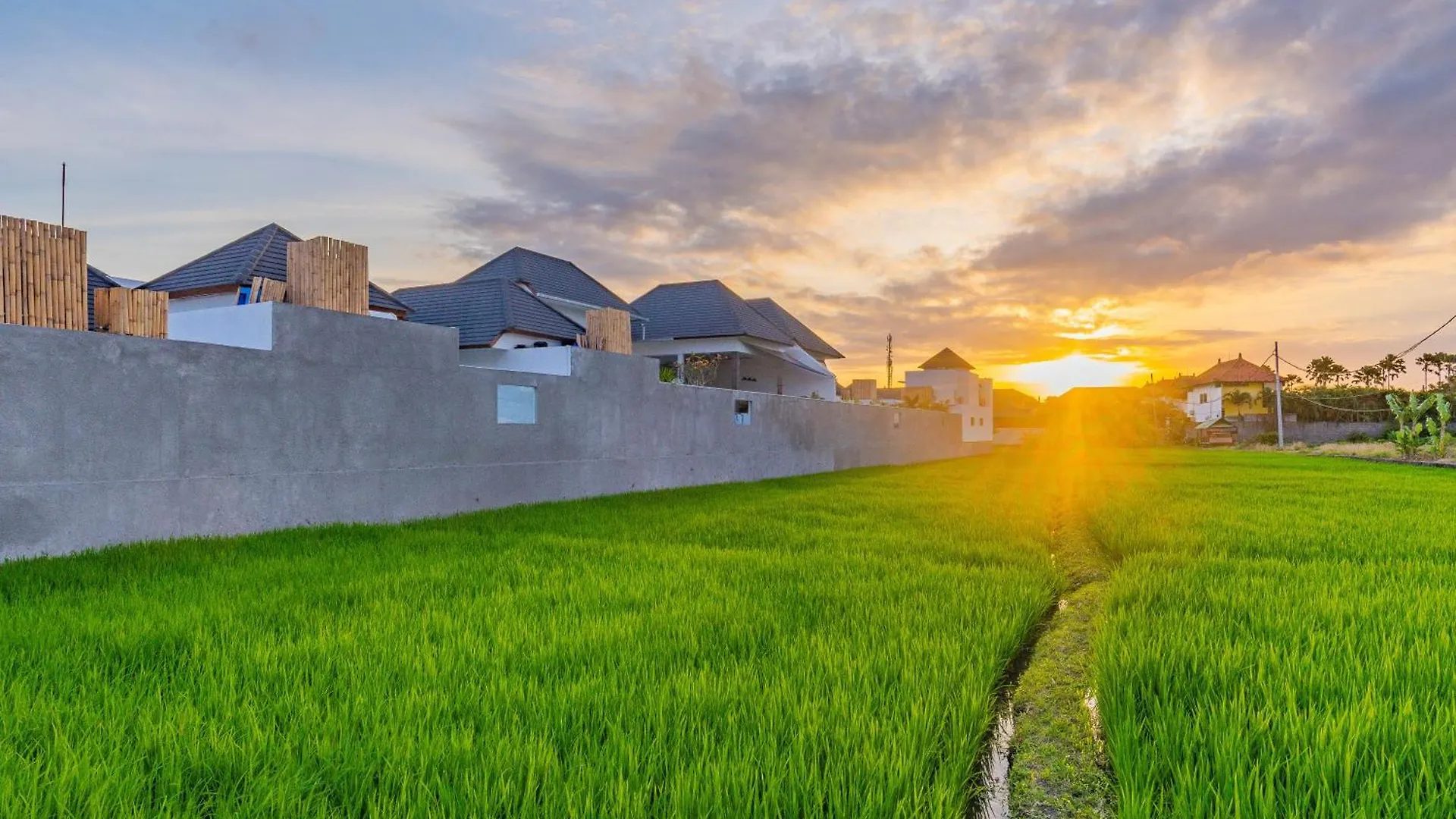 Villa Yolanda - Seminyak Beach Семиньяк
