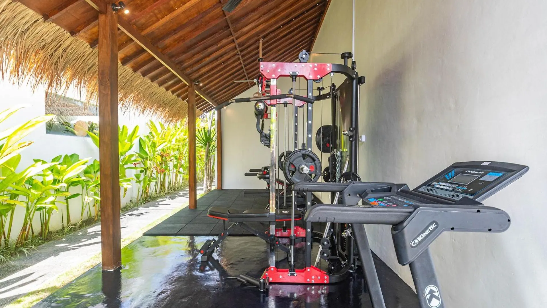 Villa Yolanda - Seminyak Beach  סמיניאק