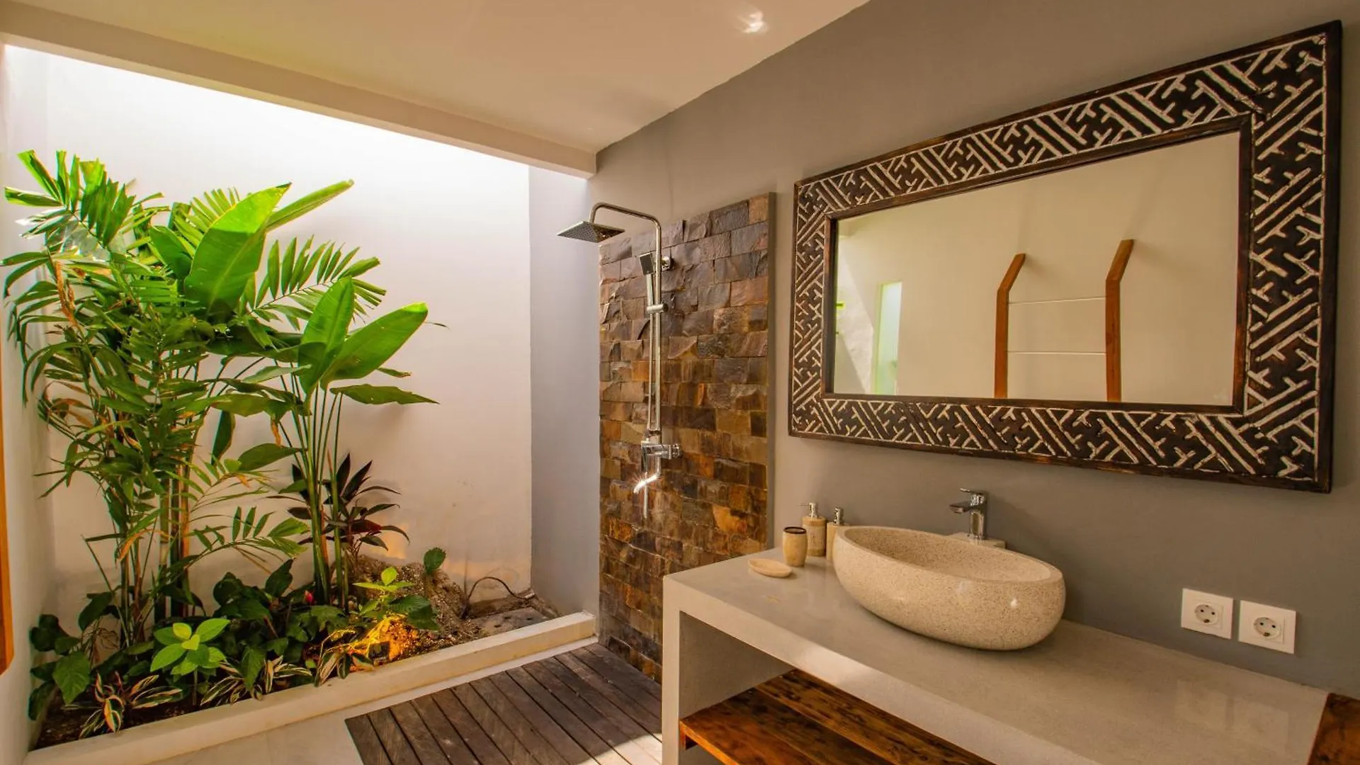 Villa Yolanda - Seminyak Beach